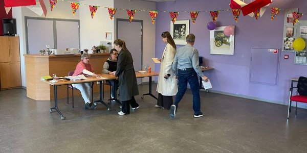 Foto: LIVE | Verkiezingsdag: Eerste burgemeesters en politici brengen hun stem uit