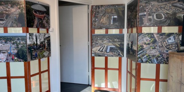 Foto: Wethouder Mark van de Bunte kijkt uit over vernieuwde stationsomgeving (met VIDEO)